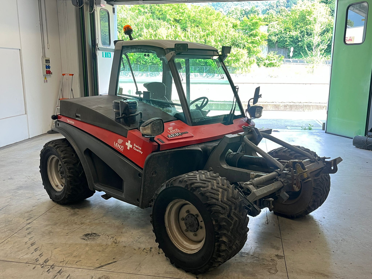 AEBI TT 270 - Traktor: obrázek 4 AEBI TT 270 - Traktor: obrázek 4
