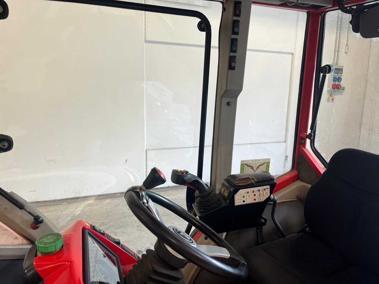 Traktor ANTONIO CARRARO SRX 9400: obrázek 6