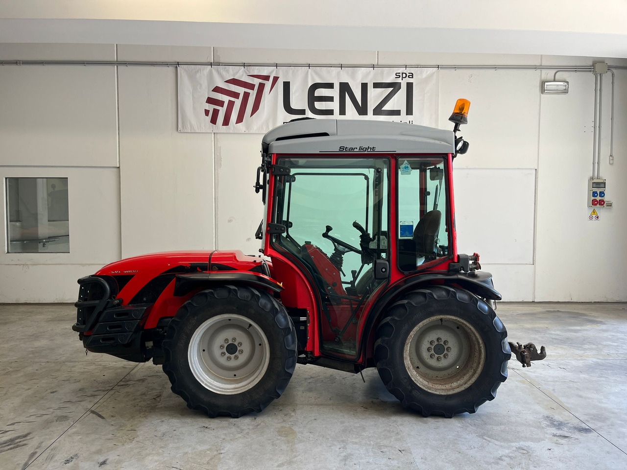 ANTONIO CARRARO SRX 9800 - Traktor: obrázek 1 ANTONIO CARRARO SRX 9800 - Traktor: obrázek 1
