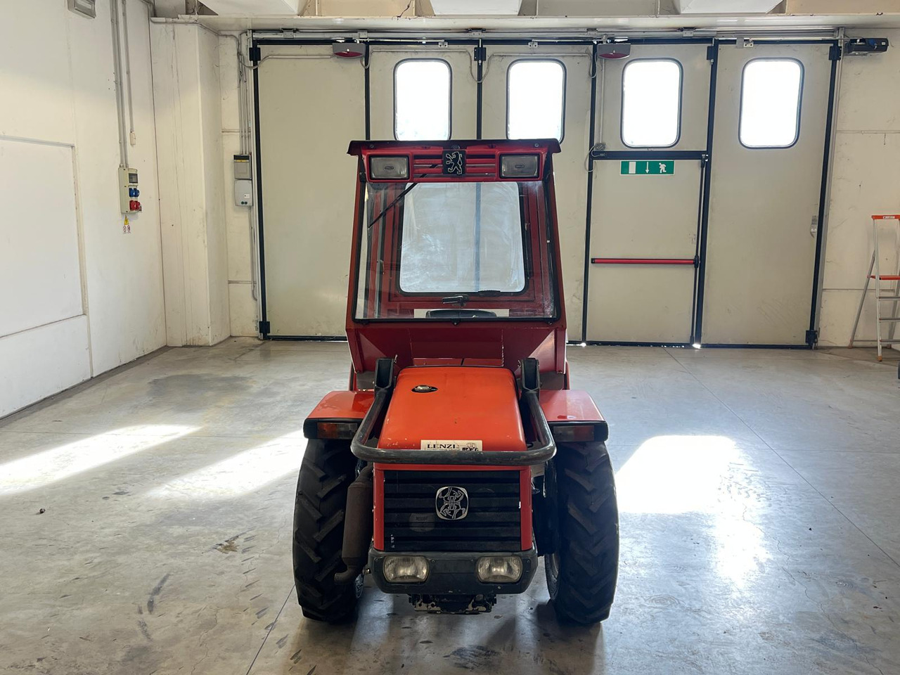 ANTONIO CARRARO TIGRONE 4000 - Traktor: obrázek 3 ANTONIO CARRARO TIGRONE 4000 - Traktor: obrázek 3