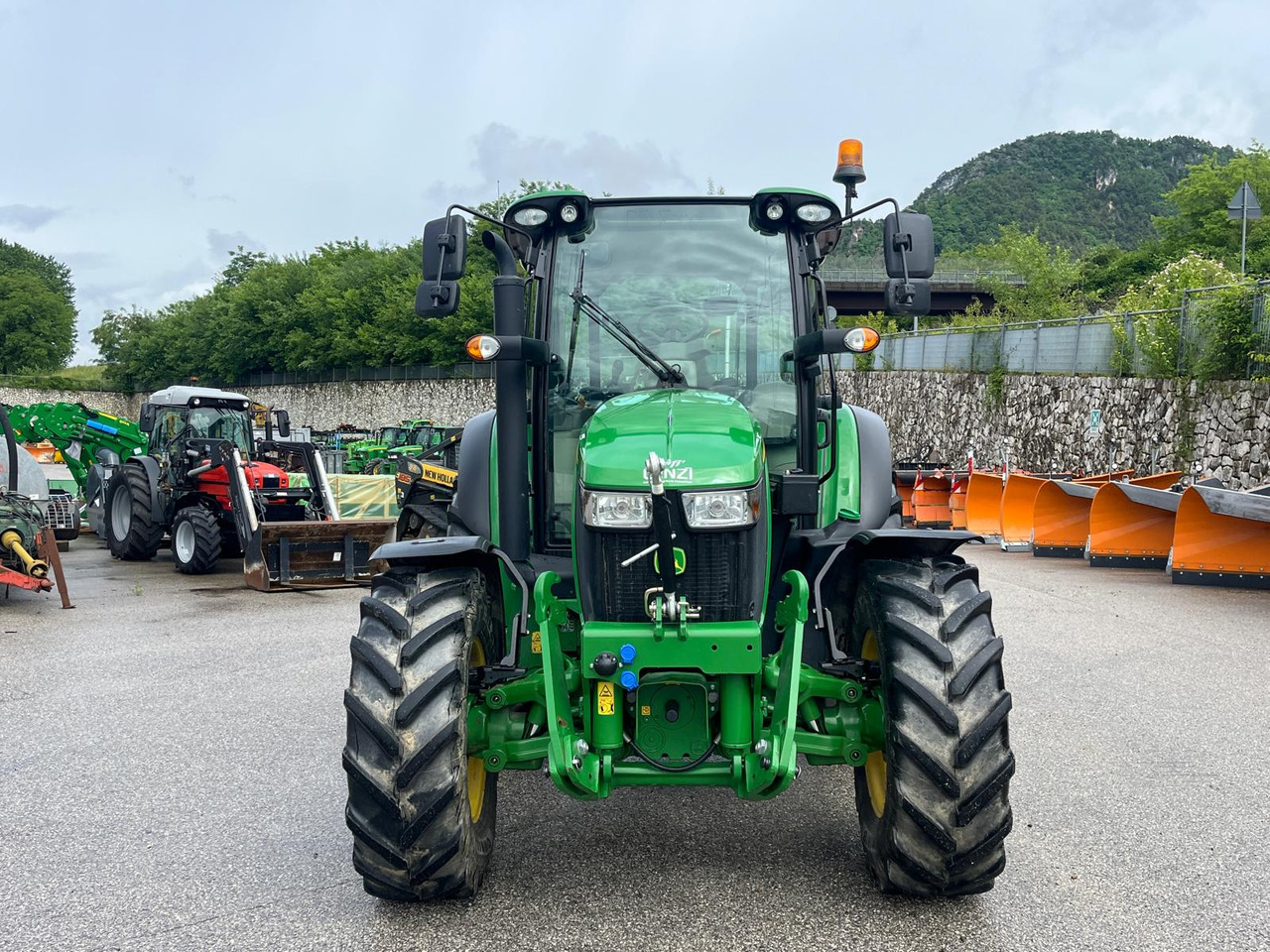 JOHN DEERE 5115R - Traktor: obrázek 3 JOHN DEERE 5115R - Traktor: obrázek 3