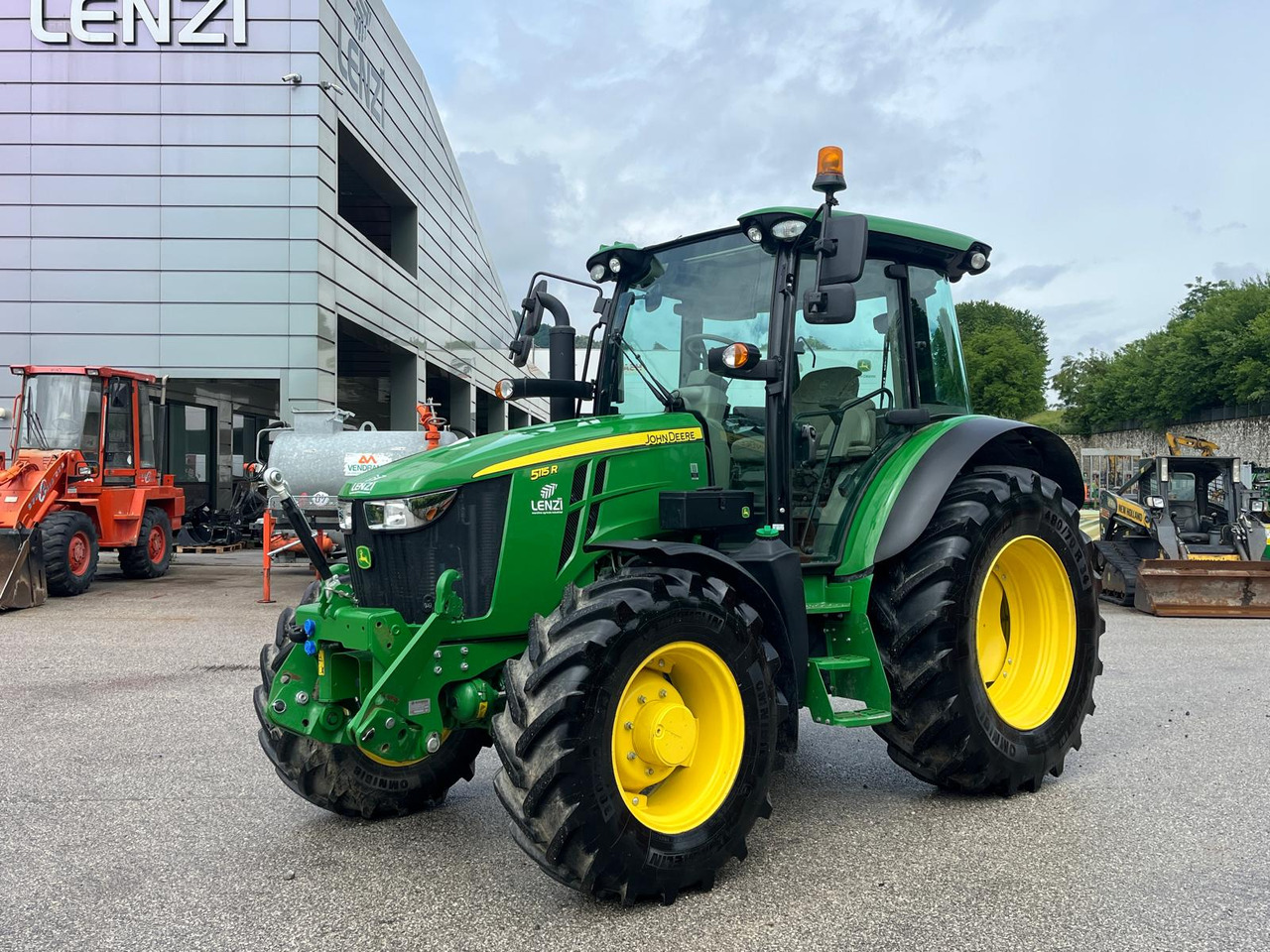 JOHN DEERE 5115R - Traktor: obrázek 2 JOHN DEERE 5115R - Traktor: obrázek 2