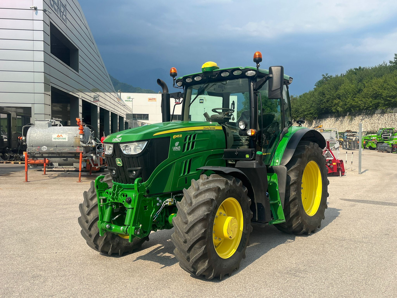 JOHN DEERE 6145 R - Traktor: obrázek 2 JOHN DEERE 6145 R - Traktor: obrázek 2