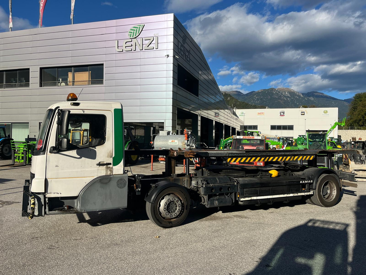 MERCEDES-BENZ KAMAG - Kontejnérový podvozek/ Výměnná nástavba: obrázek 2 MERCEDES-BENZ KAMAG - Kontejnérový podvozek/ Výměnná nástavba: obrázek 2