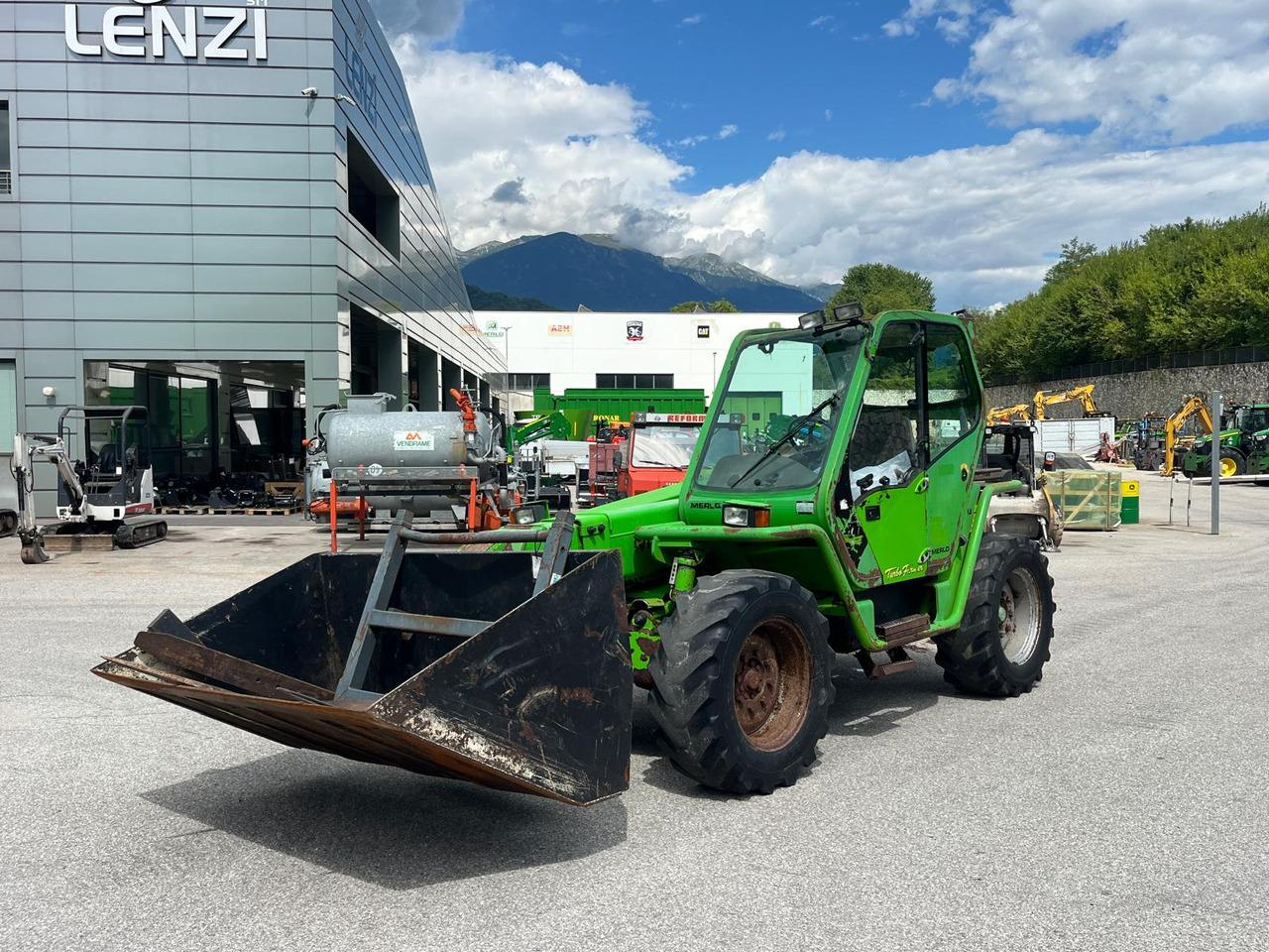 MERLO TELESCOPICO MERLO P 30.9 KT - Teleskopický manipulátor: obrázek 2 MERLO TELESCOPICO MERLO P 30.9 KT - Teleskopický manipulátor: obrázek 2