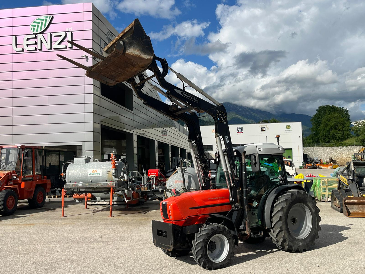 SAME FRUTTETO S 100 – CARICATORE - Traktor: obrázek 1 SAME FRUTTETO S 100 – CARICATORE - Traktor: obrázek 1