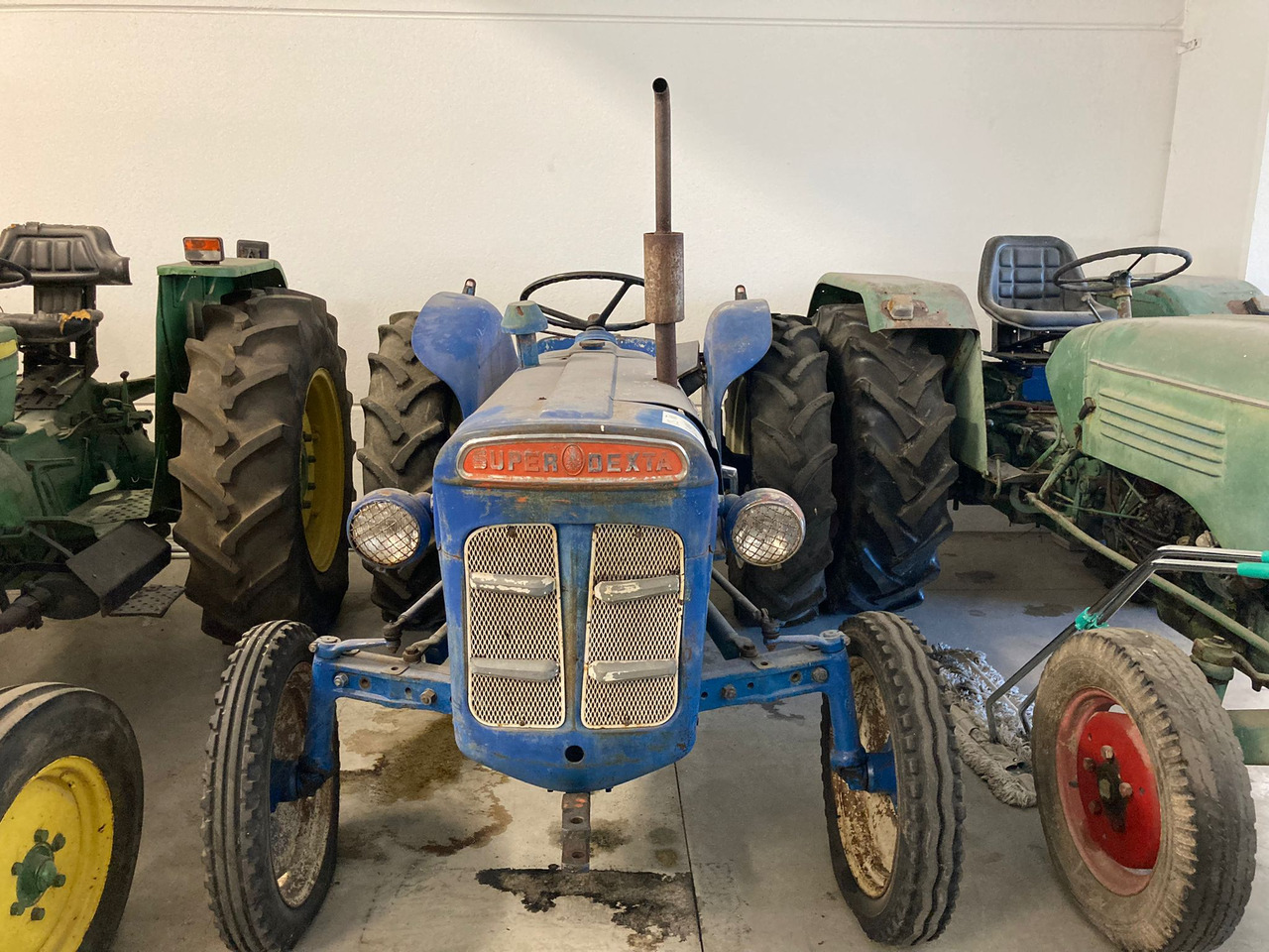 SUPER DEXTA FORDSON - Traktor: obrázek 1 SUPER DEXTA FORDSON - Traktor: obrázek 1
