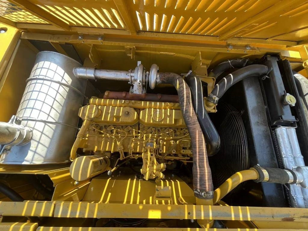 Pásové rýpadlo CAT 320 C: obrázek 8