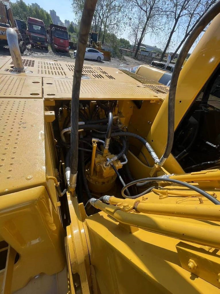 CAT 320 C - Pásové rýpadlo: obrázek 5 CAT 320 C - Pásové rýpadlo: obrázek 5