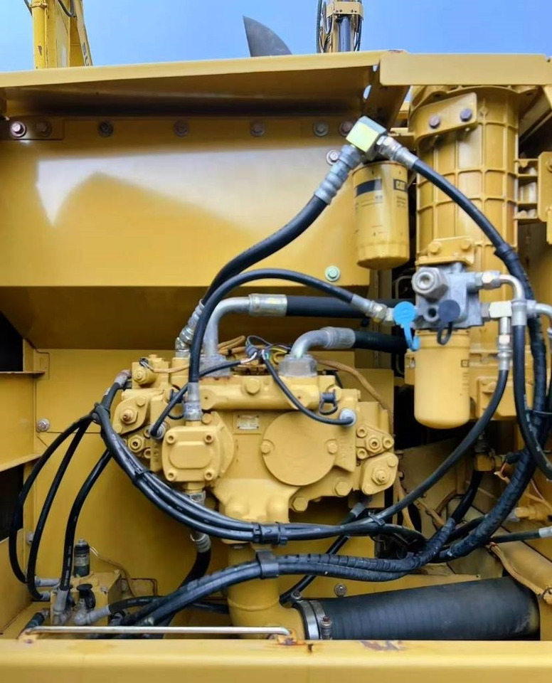 CAT 320 C - Pásové rýpadlo: obrázek 3 CAT 320 C - Pásové rýpadlo: obrázek 3