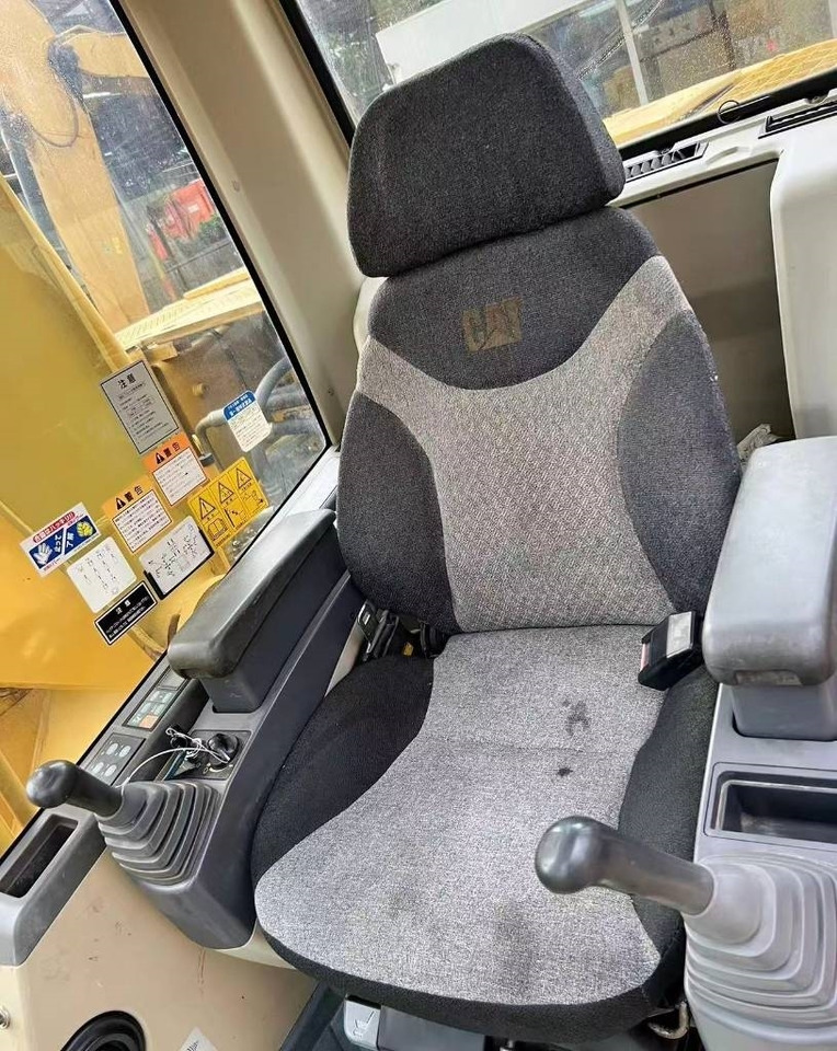 Pásové rýpadlo CAT 320 C: obrázek 11