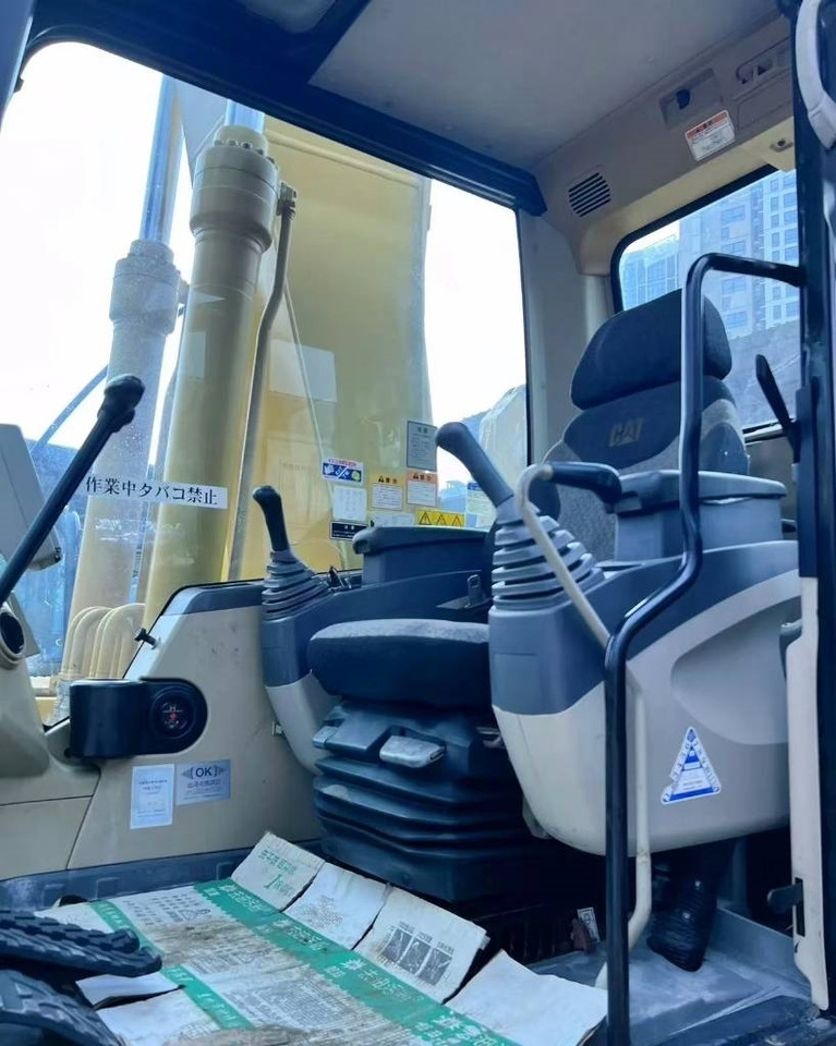 Pásové rýpadlo CAT 320 C: obrázek 8