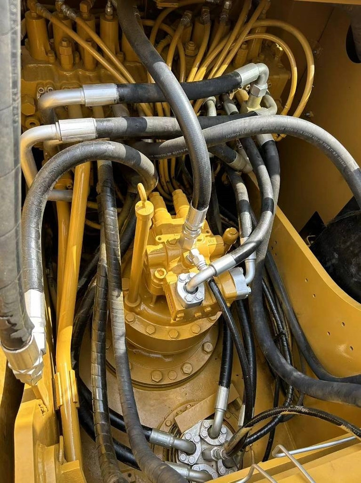 CAT 320 D - Pásové rýpadlo: obrázek 2 CAT 320 D - Pásové rýpadlo: obrázek 2