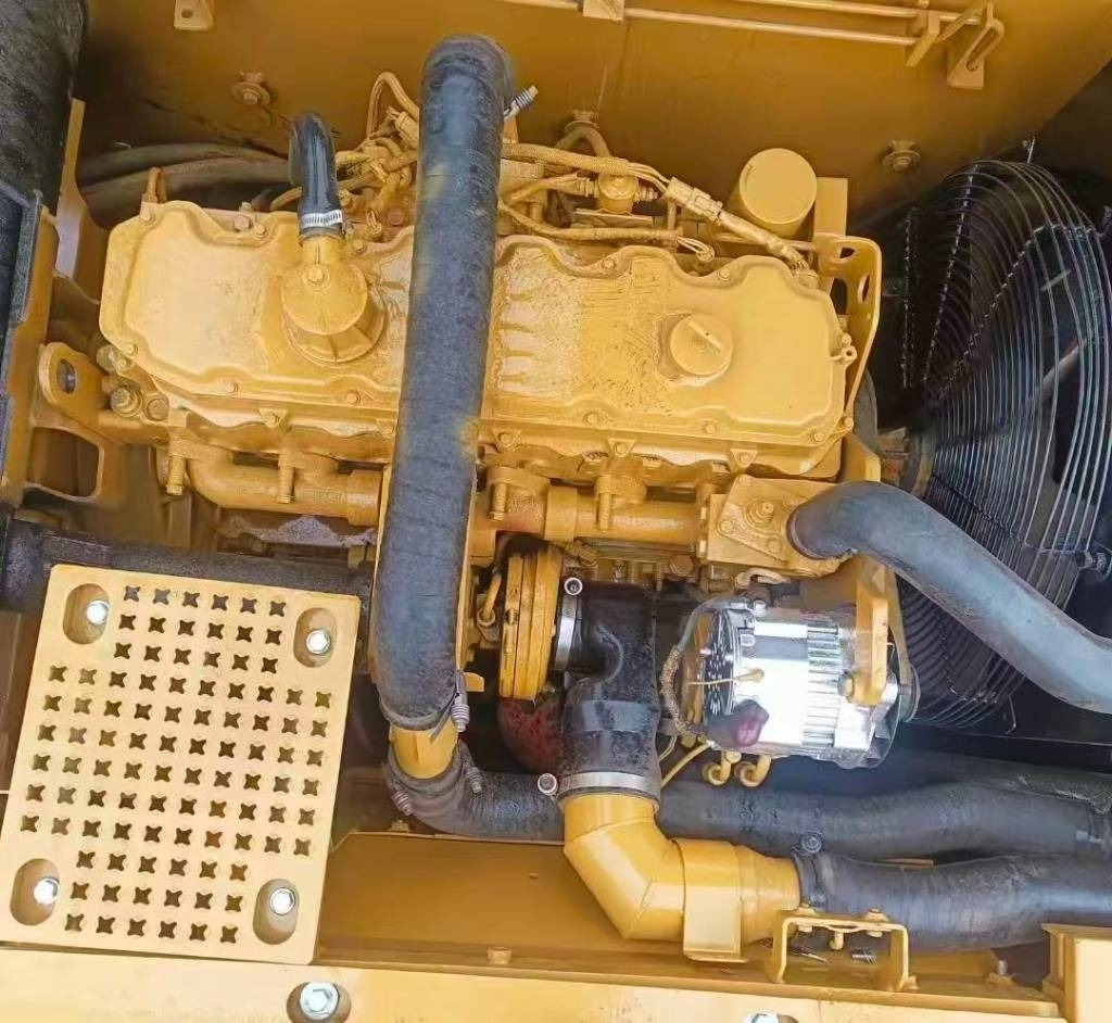 CAT 325 C - Pásové rýpadlo: obrázek 4 CAT 325 C - Pásové rýpadlo: obrázek 4