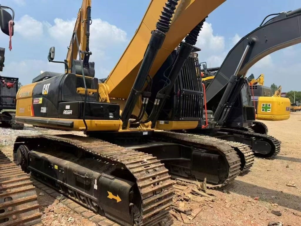 CAT 330 D L - Pásové rýpadlo: obrázek 2 CAT 330 D L - Pásové rýpadlo: obrázek 2
