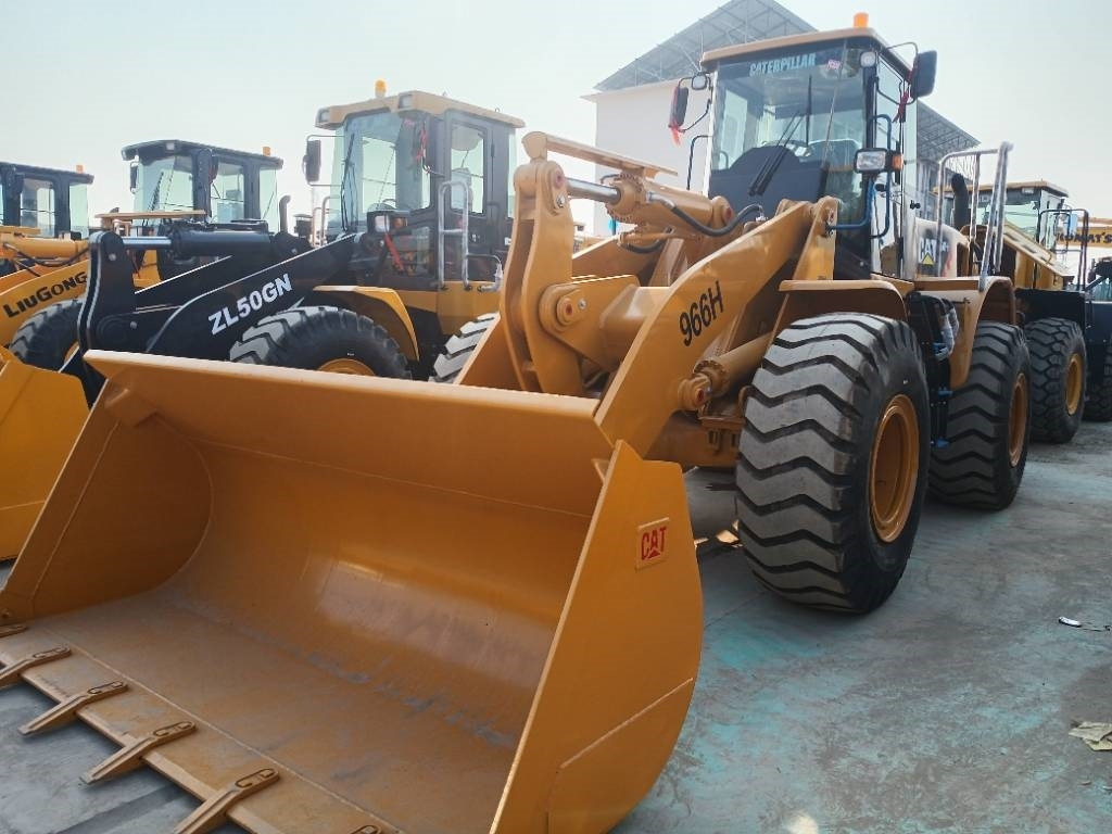 CAT 966 H - Kolový nakladač: obrázek 3 CAT 966 H - Kolový nakladač: obrázek 3