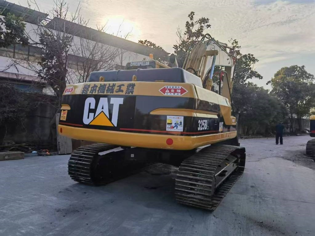 CAT CAT325B - Překládkové rypadlo: obrázek 2 CAT CAT325B - Překládkové rypadlo: obrázek 2