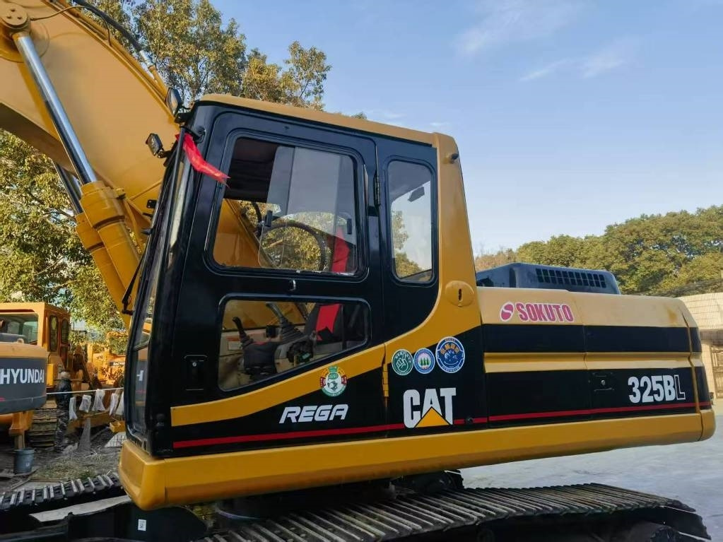 CAT CAT325B - Překládkové rypadlo: obrázek 4 CAT CAT325B - Překládkové rypadlo: obrázek 4