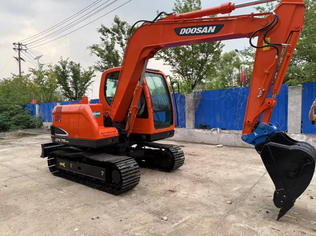 Doosan DX 75 - Pásové rýpadlo: obrázek 4 Doosan DX 75 - Pásové rýpadlo: obrázek 4