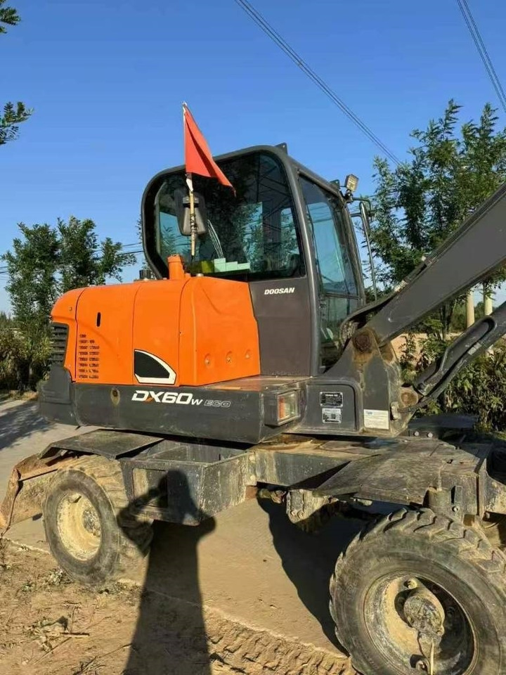 Doosan DX60W - Kolesové rýpadlo: obrázek 5 Doosan DX60W - Kolesové rýpadlo: obrázek 5