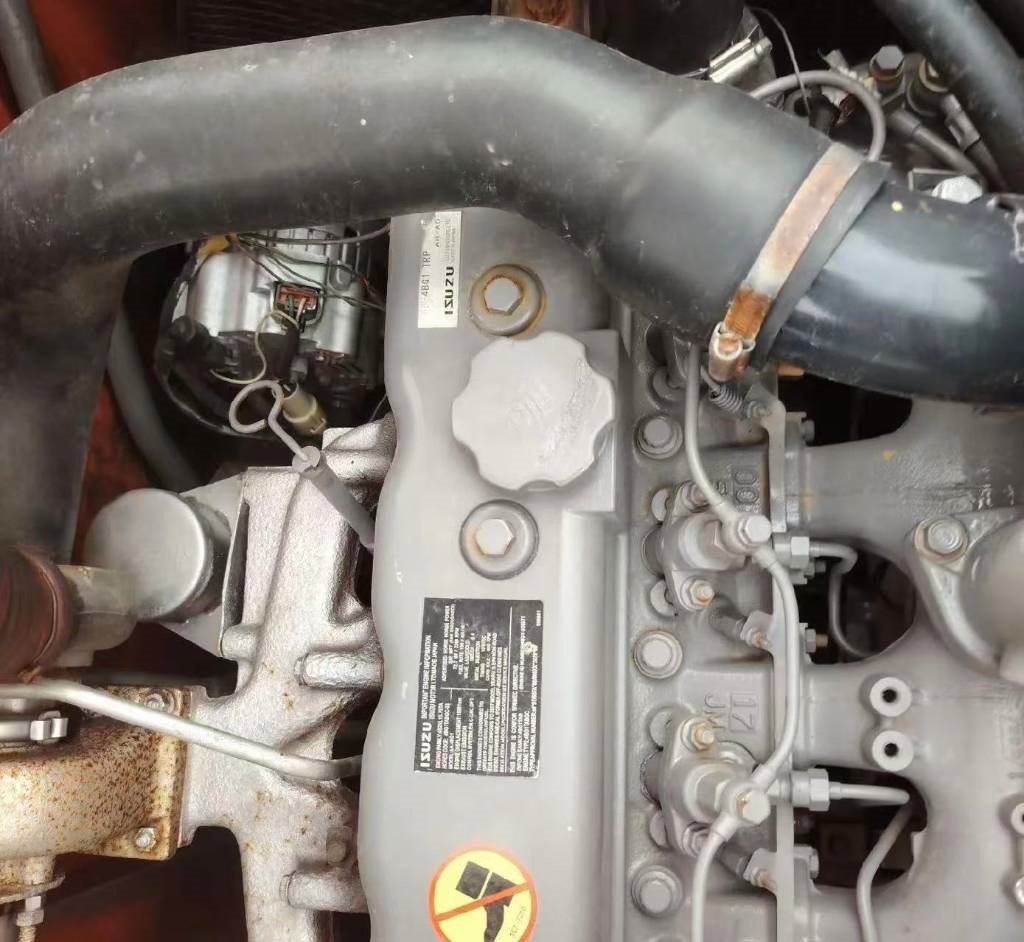 Hitachi 135US - Pásové rýpadlo: obrázek 2 Hitachi 135US - Pásové rýpadlo: obrázek 2