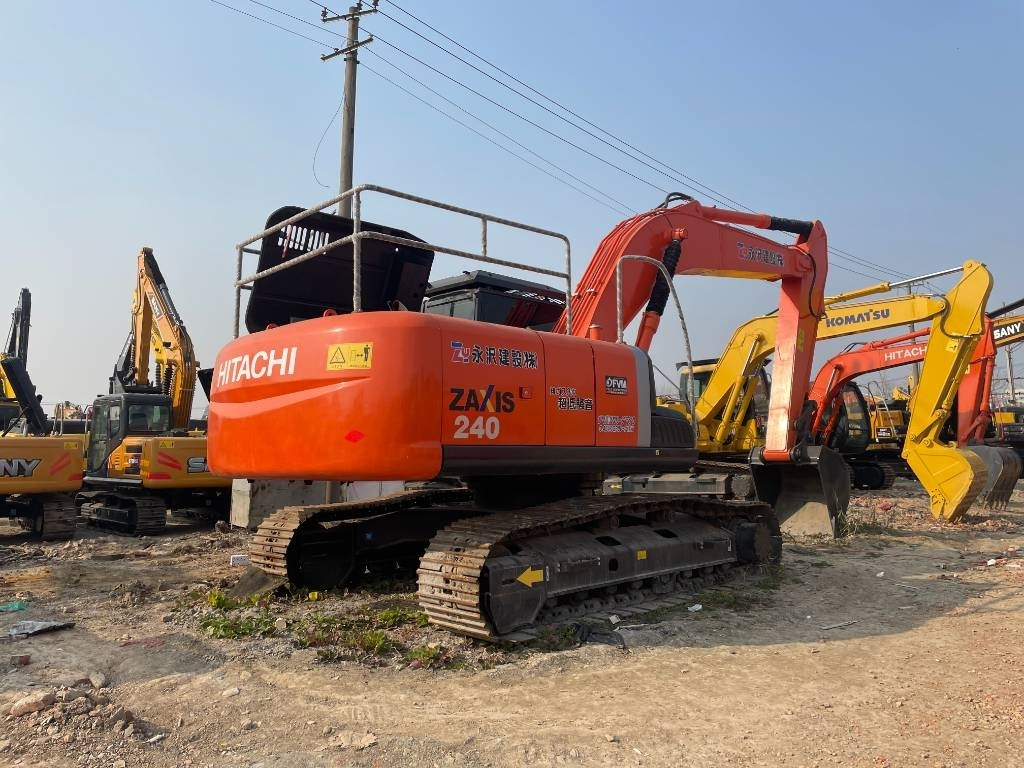Hitachi ZX 240 - Pásové rýpadlo: obrázek 1 Hitachi ZX 240 - Pásové rýpadlo: obrázek 1