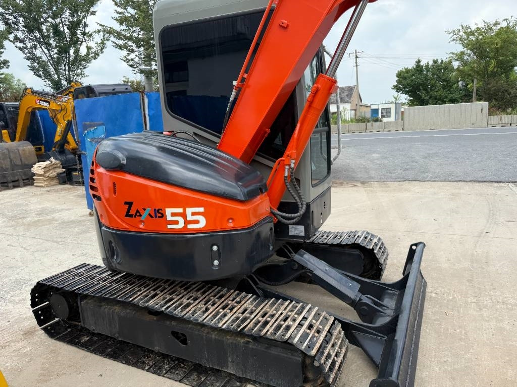 Hitachi ZX 55 - Mini rýpadlo: obrázek 4 Hitachi ZX 55 - Mini rýpadlo: obrázek 4