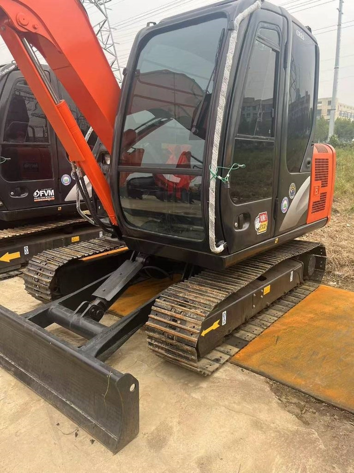 Hitachi ZX 60 - Mini rýpadlo: obrázek 2 Hitachi ZX 60 - Mini rýpadlo: obrázek 2