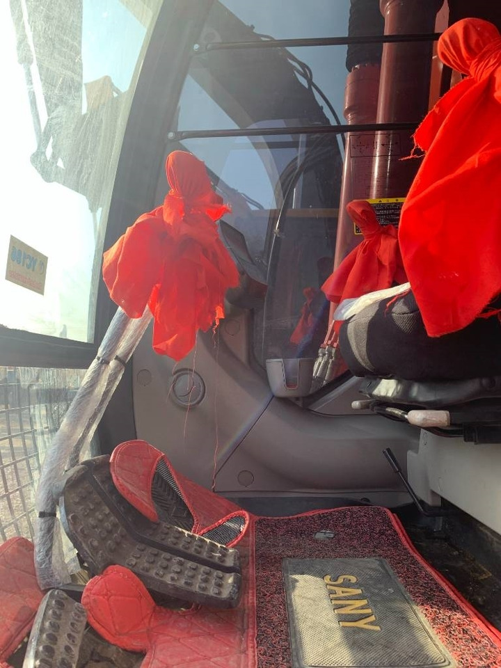 Hitachi Zaxis 200 LC - Pásové rýpadlo: obrázek 4 Hitachi Zaxis 200 LC - Pásové rýpadlo: obrázek 4