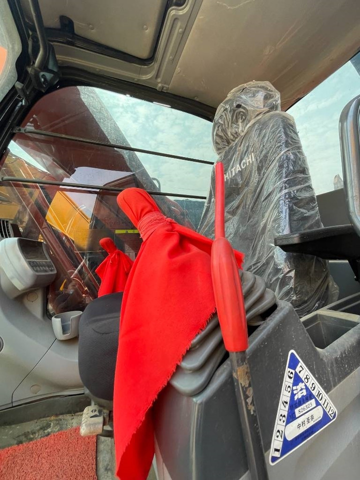 Hitachi Zaxis 200 LC - Pásové rýpadlo: obrázek 5 Hitachi Zaxis 200 LC - Pásové rýpadlo: obrázek 5