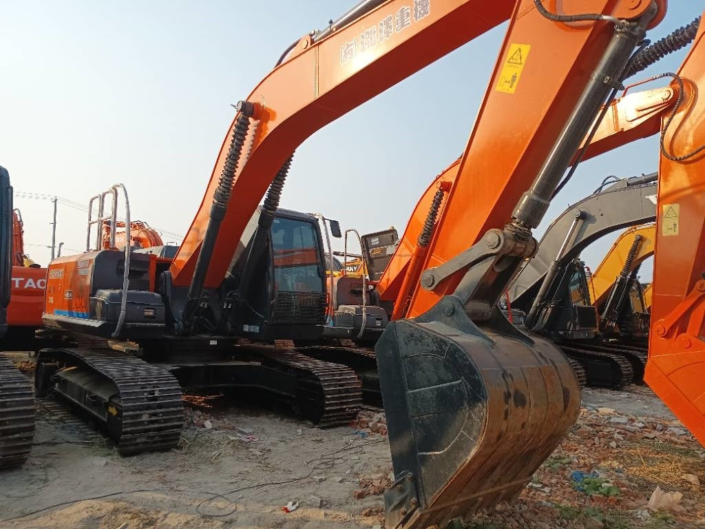 Hitachi Zaxis 240 LC-3 - Pásové rýpadlo: obrázek 4 Hitachi Zaxis 240 LC-3 - Pásové rýpadlo: obrázek 4