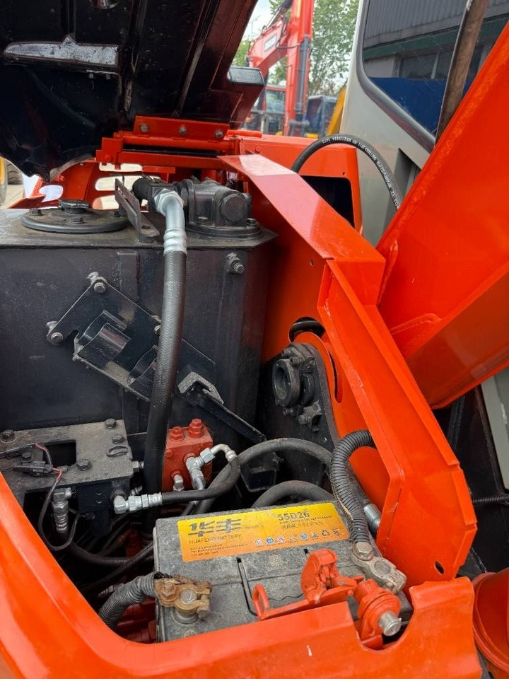 Pásové rýpadlo Hitachi Zaxis 55 U: obrázek 8