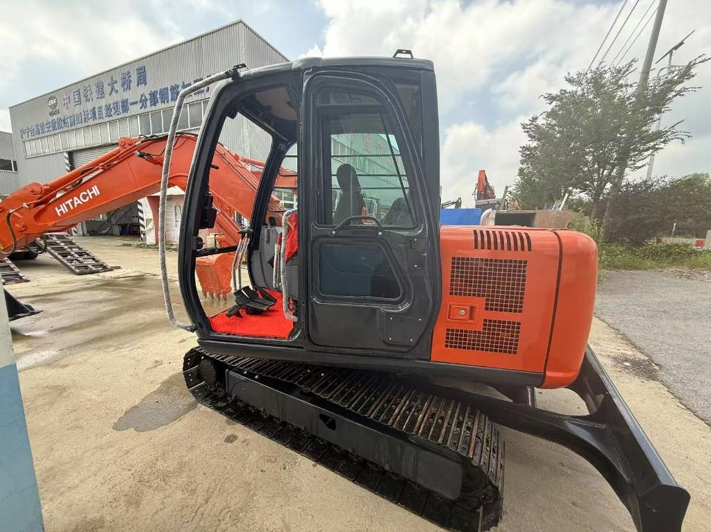 Hitachi Zaxis 60 - Pásové rýpadlo: obrázek 4 Hitachi Zaxis 60 - Pásové rýpadlo: obrázek 4