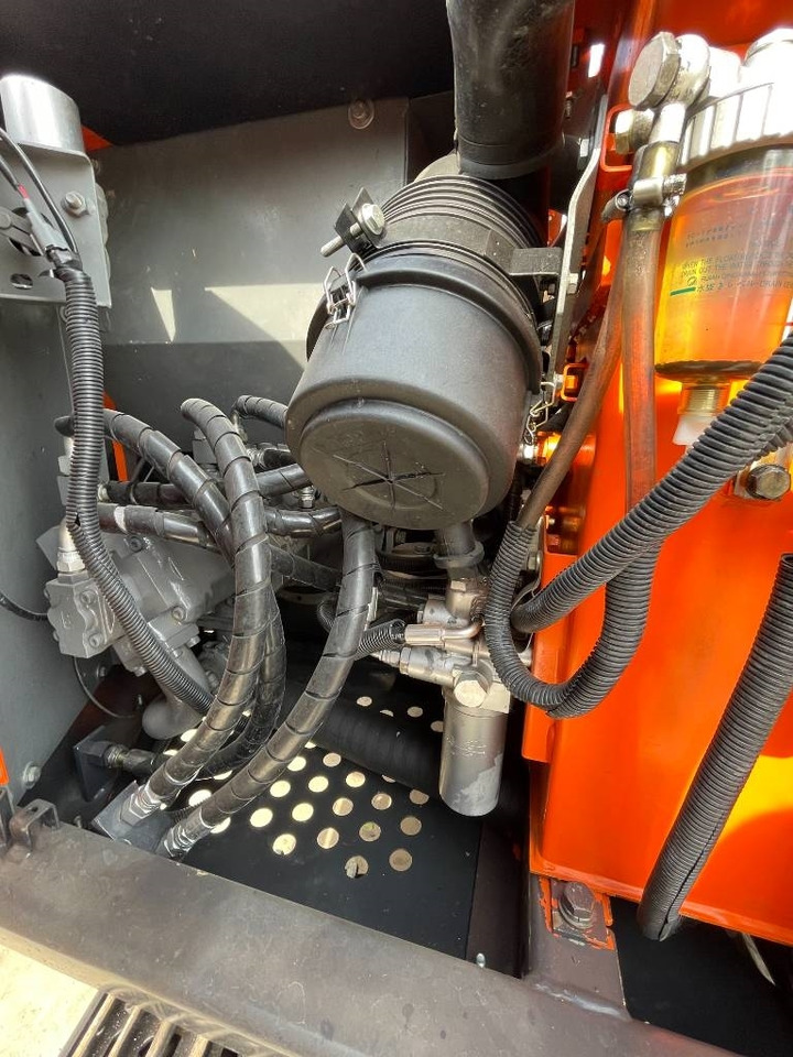 Hitachi Zaxis 70 - Pásové rýpadlo: obrázek 2 Hitachi Zaxis 70 - Pásové rýpadlo: obrázek 2