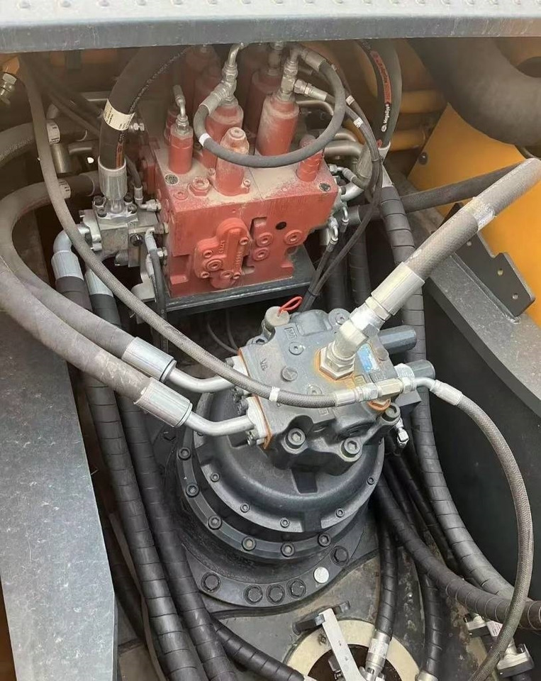 Hyundai 305LC - Pásové rýpadlo: obrázek 5 Hyundai 305LC - Pásové rýpadlo: obrázek 5