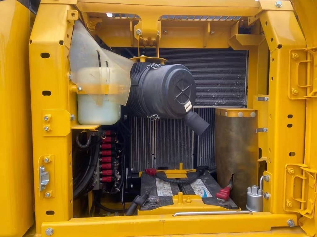 Komatsu PC 130 - Pásové rýpadlo: obrázek 4 Komatsu PC 130 - Pásové rýpadlo: obrázek 4