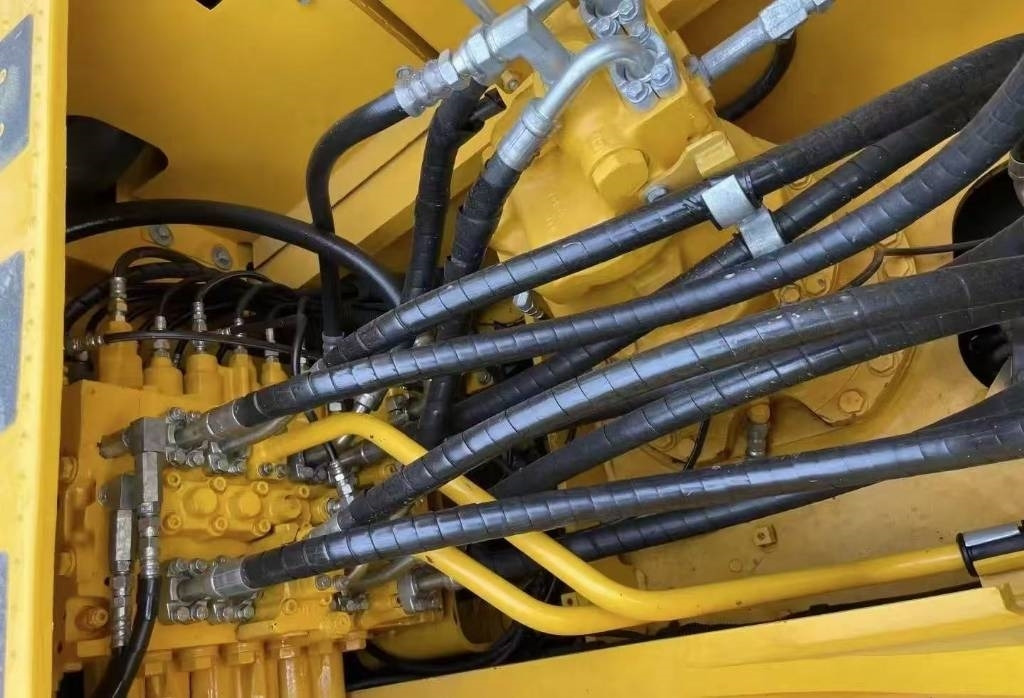 Komatsu PC 240 - Pásové rýpadlo: obrázek 3 Komatsu PC 240 - Pásové rýpadlo: obrázek 3