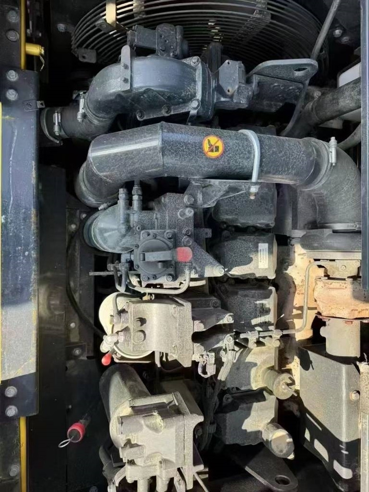 Komatsu PC 400-8 - Pásové rýpadlo: obrázek 2 Komatsu PC 400-8 - Pásové rýpadlo: obrázek 2