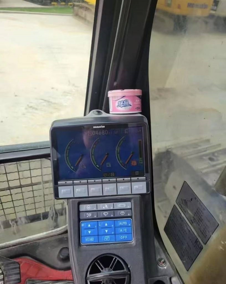 Komatsu PC 460-8 - Pásové rýpadlo: obrázek 2 Komatsu PC 460-8 - Pásové rýpadlo: obrázek 2