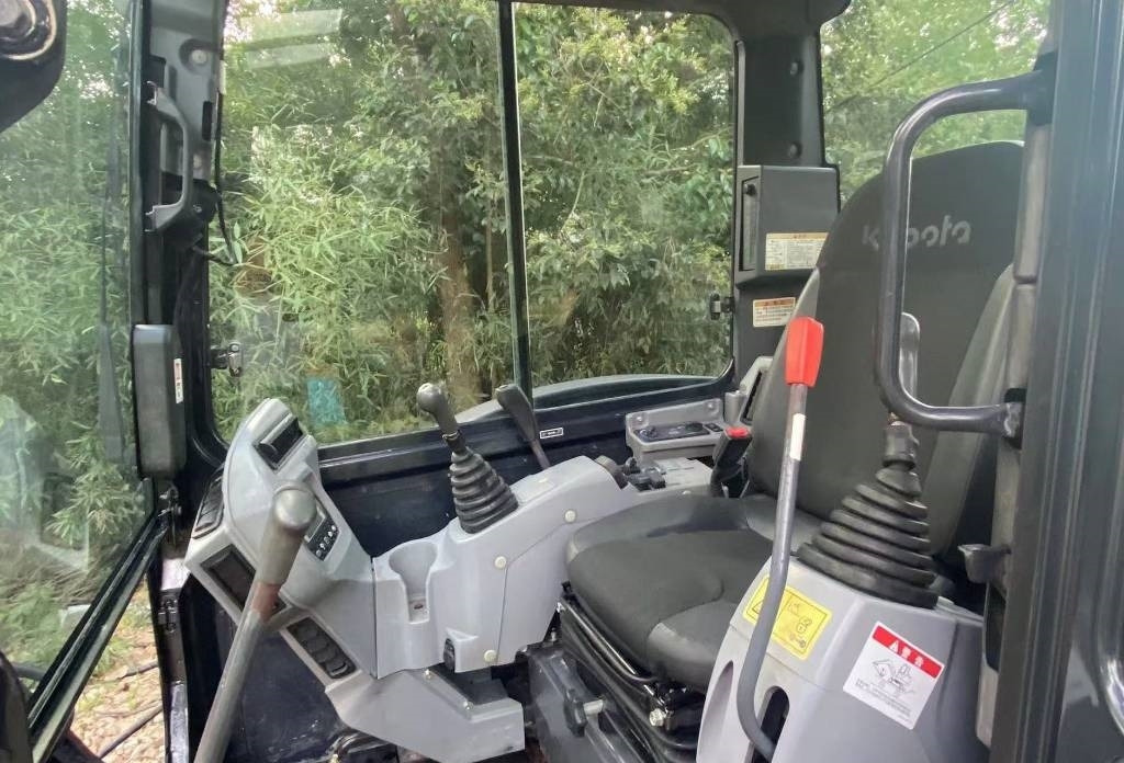 Kubota 165 - Pásové rýpadlo: obrázek 3 Kubota 165 - Pásové rýpadlo: obrázek 3
