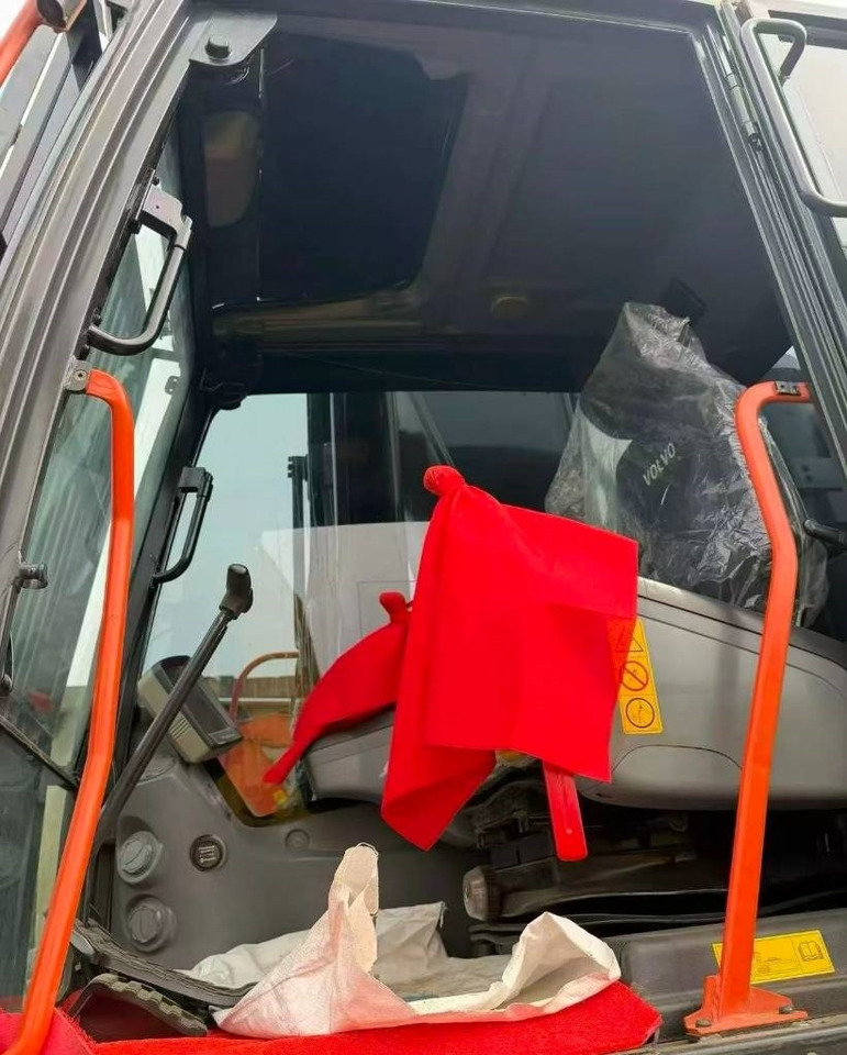 Volvo EC 380 - Pásové rýpadlo: obrázek 4 Volvo EC 380 - Pásové rýpadlo: obrázek 4