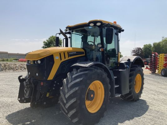 JCB FASTRAC 4220 - Traktor: obrázek 2 JCB FASTRAC 4220 - Traktor: obrázek 2