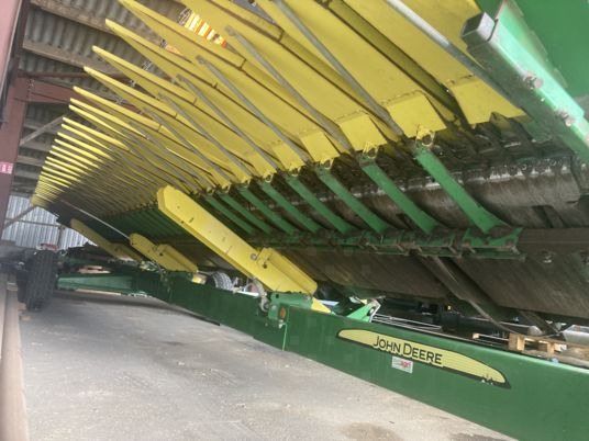 Sklízecí mlátička John Deere S680: obrázek 7
