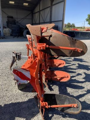 Kuhn MULTIMASTER 121 - Pluh: obrázek 4 Kuhn MULTIMASTER 121 - Pluh: obrázek 4
