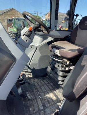 Valtra G105 - Traktor: obrázek 5 Valtra G105 - Traktor: obrázek 5