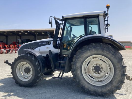 Valtra T 152 - Traktor: obrázek 3 Valtra T 152 - Traktor: obrázek 3