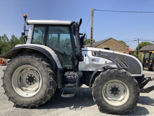 Valtra T 152 - Traktor: obrázek 5 Valtra T 152 - Traktor: obrázek 5