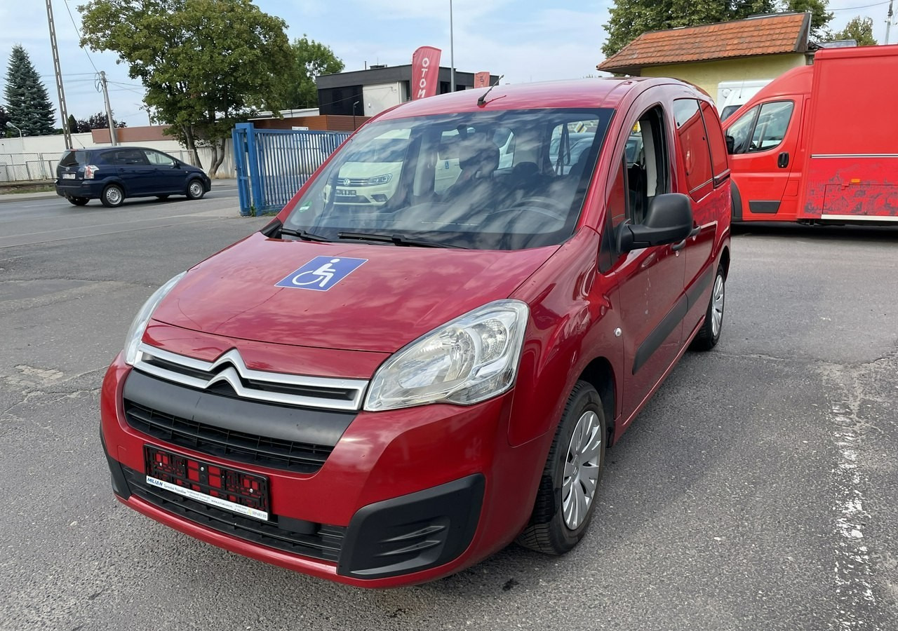 Citroen Berlingo II Berlingo 1.6 do przewozu Niepełnosprawnych inwalida rampa 2018 - Osobní auto: obrázek 5 Citroen Berlingo II Berlingo 1.6 do przewozu Niepełnosprawnych inwalida rampa 2018 - Osobní auto: obrázek 5