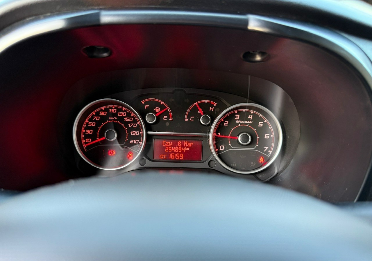 Osobní auto Fiat Doblo II Doblo 1.6-120KM dla Niepełnosprawnych RAMPA Inwalida Model 2020: obrázek 16