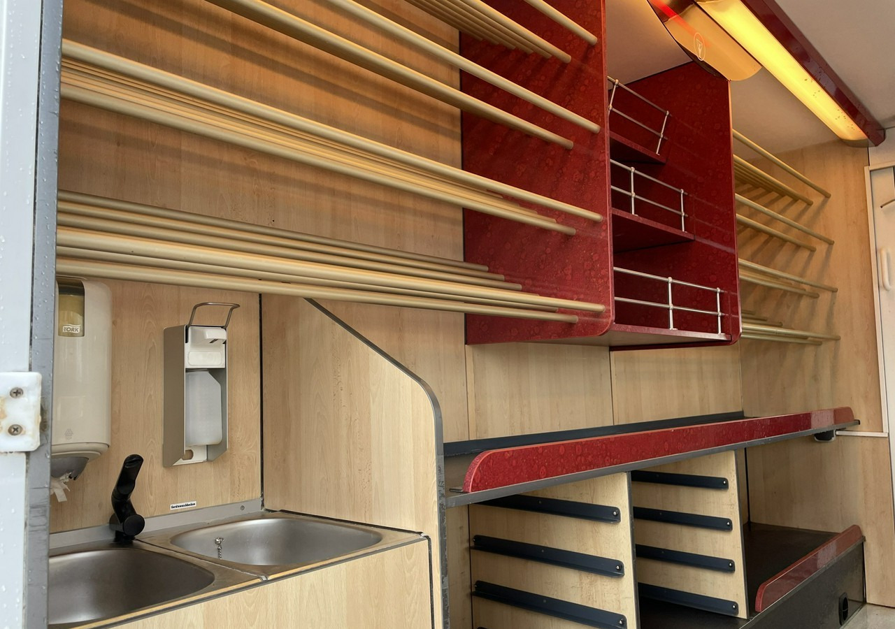 Fiat Ducato Autosklep pieczywa Gastronomiczny Food Truck Foodtruck sklep Borco - Pojízdná prodejna: obrázek 3 Fiat Ducato Autosklep pieczywa Gastronomiczny Food Truck Foodtruck sklep Borco - Pojízdná prodejna: obrázek 3